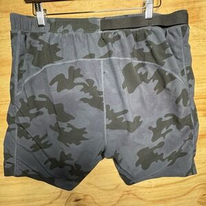 Rhone Shorts‎ Mens Size Large Blue Camo Lined Athletic Gym Workout Stretch 7"